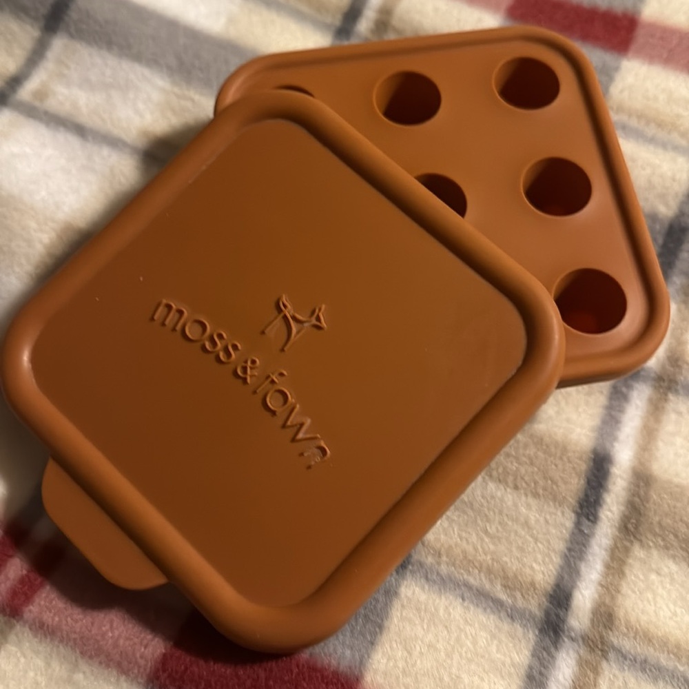 Moss & Fawn silicone ice tray for natural teething terra cotta